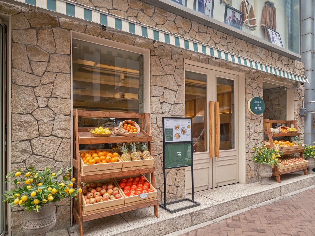 uh-suite-the-myeongdong-11